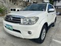 Selling White Toyota Fortuner 2011 in Manila-1