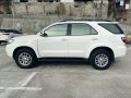 Selling White Toyota Fortuner 2011 in Manila-8