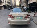 Selling Pearl White Toyota Corolla Altis 2011 in Mandaluyong-5