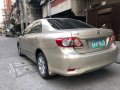 Selling Pearl White Toyota Corolla Altis 2011 in Mandaluyong-3