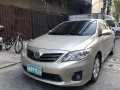Selling Pearl White Toyota Corolla Altis 2011 in Mandaluyong-6