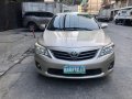 Selling Pearl White Toyota Corolla Altis 2011 in Mandaluyong-8