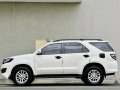 Selling White Toyota Fortuner 2012 in Makati-1