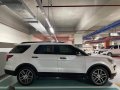 Selling Pearl White Ford Explorer 2019 in Makati-2