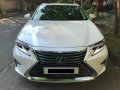 Selling White Lexus ES 350 2017 in Cebu -4