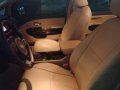 Selling Pearl White Kia Carnival 2016 in Muntinlupa-2