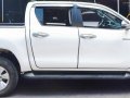 Selling Pearl White Toyota Hilux 2019 in Pasig-0