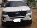 Selling White Ford Explorer 2018 in Manila-4