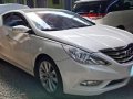 Selling Pearl White Hyundai Sonata 2011 in Cainta-6