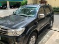 Selling Grey Toyota Fortuner 2009 in Pateros-9