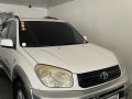 Pearl White Toyota RAV4 2004 for sale in Paranaque -9