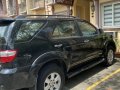 Selling Grey Toyota Fortuner 2009 in Pateros-6