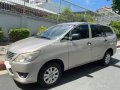 RUSH !! First Owned 2012 Toyota Innova  2.0 E Gas MT for sale by owner in good condition-0