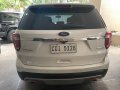 Selling White Ford Explorer 2016 in Manila-0