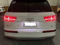 Selling White Audi Q7 2017 in Malay-5