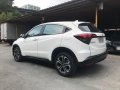 Selling White Honda HR-V 2018 in Pasig-6