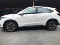 Selling White Honda HR-V 2018 in Pasig-7