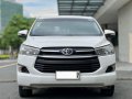 Selling White Toyota Innova 2017 in Makati-6