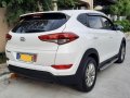 White Hyundai Tucson 2017 for sale in Automatic-4
