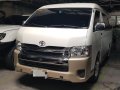 Selling White Toyota Grandia 2018 in Quezon City-8