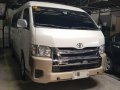 Selling White Toyota Grandia 2018 in Quezon City-9