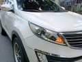 White Kia Sportage 2013 for sale in Automatic-8