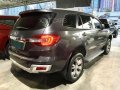 Grey Ford Everest 2018 for sale in Automatic-6