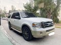 Selling White Ford Expedition 2011 in Bacoor-8