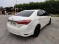 Selling Pearlwhite 2015 Toyota Altis  second hand-3