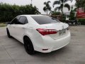 Selling Pearlwhite 2015 Toyota Altis  second hand-4