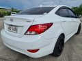 Hyundai Accent 2016 Manual-3