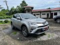 Sell pre-owned 2018 Toyota RAV4 -1