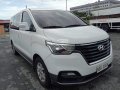 2019 Hyundai Grand Starex Gold (facelifted) 2.5 CRDI 10s Swivel seats-1