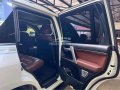 2nd hand 2018 Toyota Land Cruiser Premium 4.5 4x4 White Pearl AT for sale in good condition-9