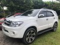 Selling White 2006 Toyota Fortuner  second hand-0