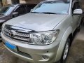 Pre-owned Silver 2011 Toyota Fortuner  2.4 G Diesel 4x2 AT for sale-1