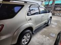 Pre-owned Silver 2011 Toyota Fortuner  2.4 G Diesel 4x2 AT for sale-3