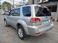 2009 Ford Escape XLS A/T-16