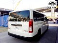 Selling White 2020 Toyota Hiace  Commuter Deluxe second hand-5