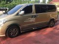 Sell 2009 Hyundai Starex  2.5 CRDi GLS 5 AT(Diesel Swivel)-3