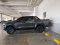 Toyota hilux conquest 2021 gray metalic -1