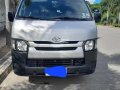 2017 TOYOTA HI ACE VAN COMMUTER  3.0  MT-5