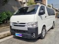 Pre-owned White 2017 Toyota Hiace  Commuter 3.0 M/T for sale-2
