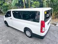 Toyota Hiace Commuter Deluxe 2022 MT-5