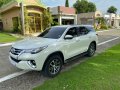 Toyota Fortuner V 4x2 Diesel Pearl White-8