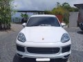 Selling White 2018 Porsche Cayenne -0