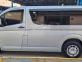 Pre-owned 2022 Toyota Hiace  Commuter Deluxe for sale in good condition-3