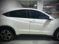 Honda HRV 1.8E CVT Model: 2020 Color: Taffeta White Mileage: 26k++  • 2 ori-5