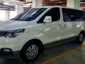 White 2020 Hyundai Grand Starex (Facelifted) 2.5 CRDi GLS AT (with Swivel)  for sale-10