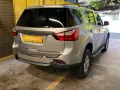 2017 Isuzu Mux LS 2.5 Manual-1